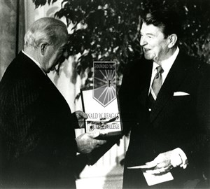 Image description is not available for 1994.195